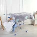 Tendedero de Ropa Plegable Ajustable para Balcón y Hogar - Imagen 9